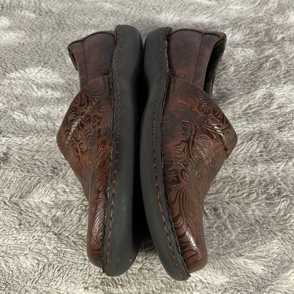BOC Embossed Peggy Brown Vegan Leather Slip On clog sz 7.5 - Picture 6 of 10